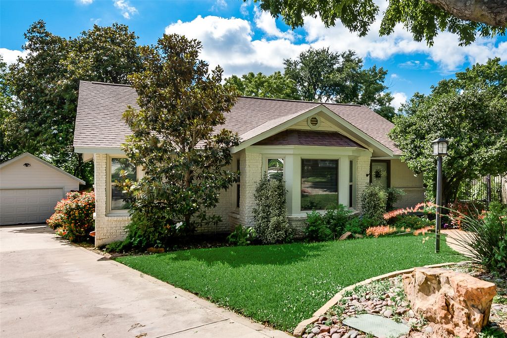 2536 Walsh Court, Fort Worth, TX 76109