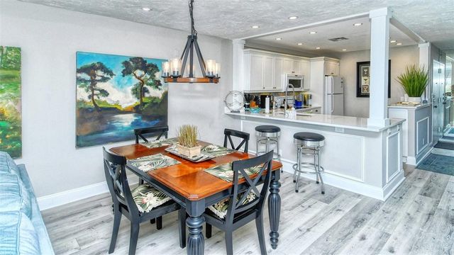 1255 E PEPPERTREE DRIVE 305, Sarasota, FL 34242