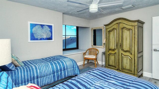 1255 E PEPPERTREE DRIVE 305, Sarasota, FL 34242