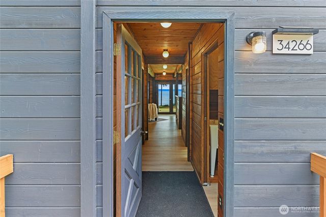 34266 Pilot Point Road NE, Kingston, WA 98346