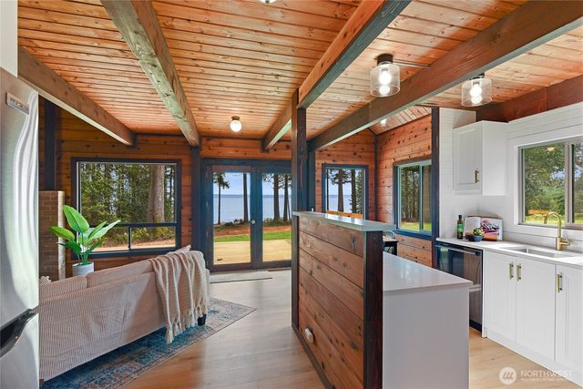 34266 Pilot Point Road NE, Kingston, WA 98346