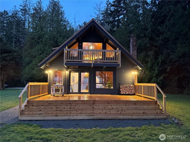 34266 Pilot Point Road NE, Kingston, WA 98346