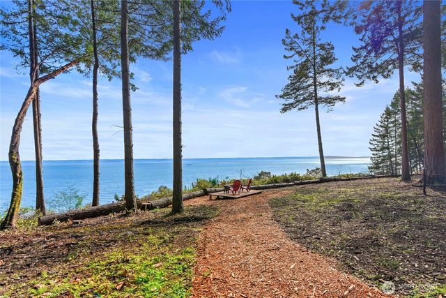 34266 Pilot Point Road NE, Kingston, WA 98346