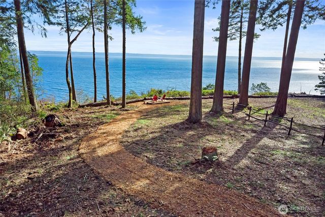 34266 Pilot Point Road NE, Kingston, WA 98346