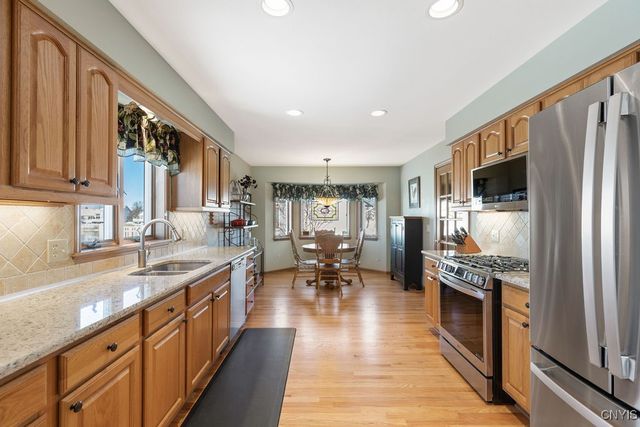 204 Summerhaven Drive South, Manlius, NY 13057