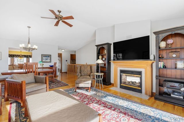 204 Summerhaven Drive South, Manlius, NY 13057