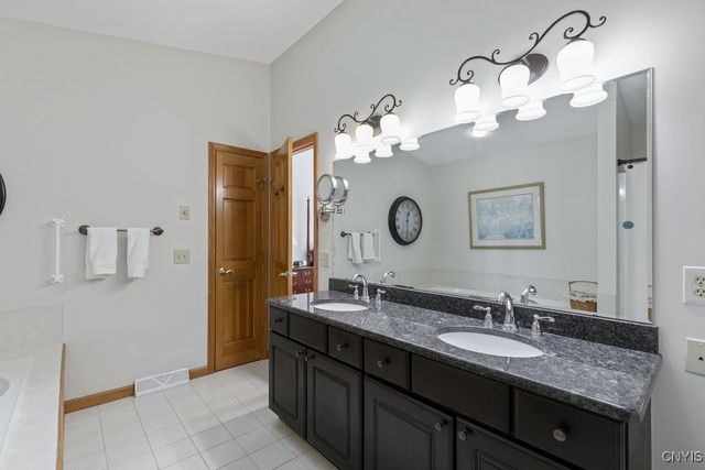 204 Summerhaven Drive South, Manlius, NY 13057