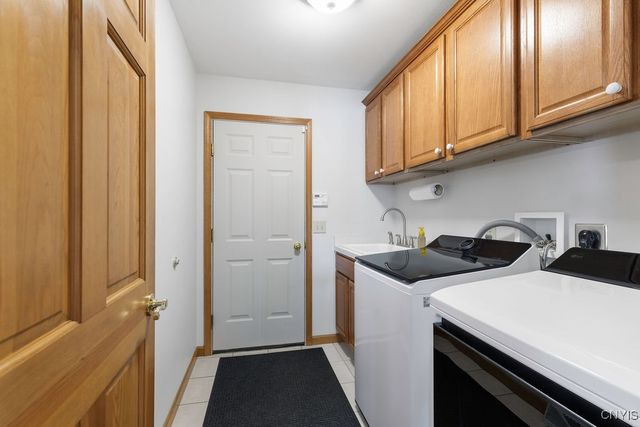 204 Summerhaven Drive South, Manlius, NY 13057