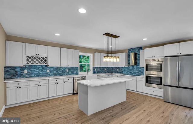 510 PINEHURST RD, Cream Ridge, NJ 08514