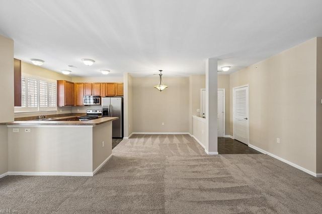 5304 Warminster Dr Unit 205, Virginia Beach, VA 23455