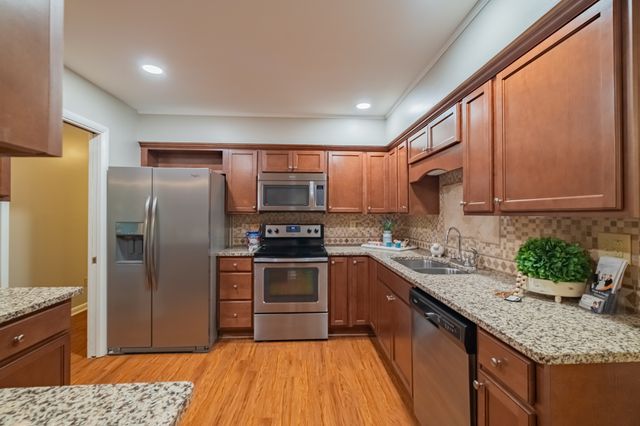 207 Westwood Dr, Tullahoma, TN 37388