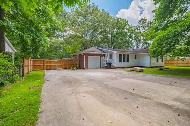207 Westwood Dr, Tullahoma, TN 37388
