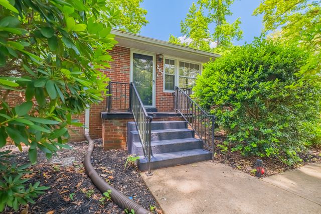 207 Westwood Dr, Tullahoma, TN 37388