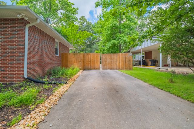 207 Westwood Dr, Tullahoma, TN 37388