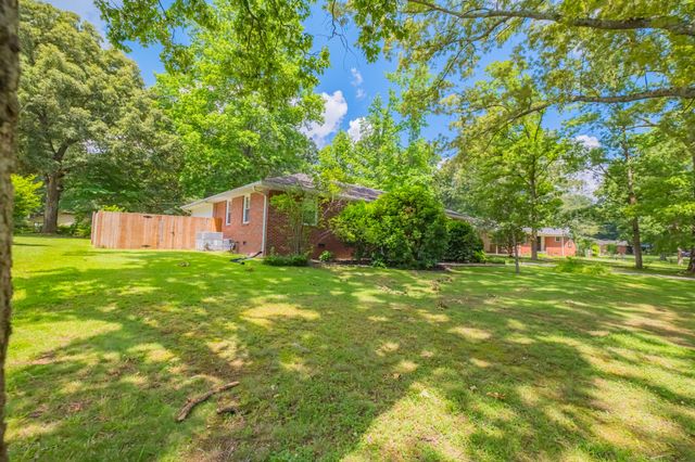 207 Westwood Dr, Tullahoma, TN 37388