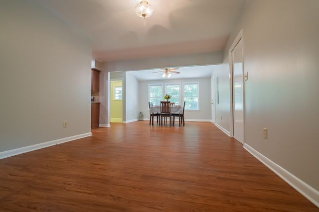 207 Westwood Dr, Tullahoma, TN 37388