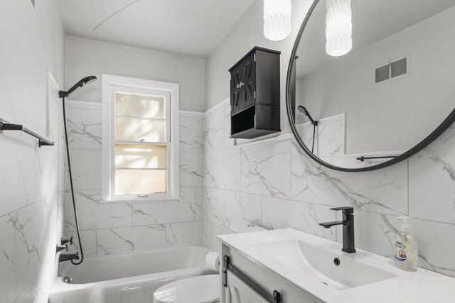 111 E Green Street, Watertown, WI 53098