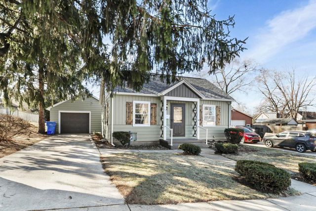 111 E Green Street, Watertown, WI 53098