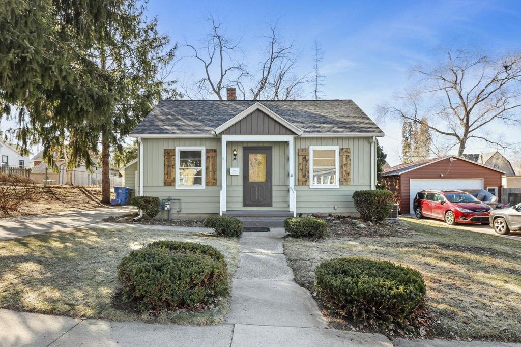 111 E Green Street, Watertown, WI 53098