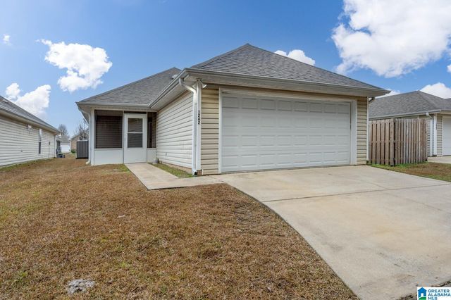 1262 VILLAGE TRAIL, Calera, AL 35040