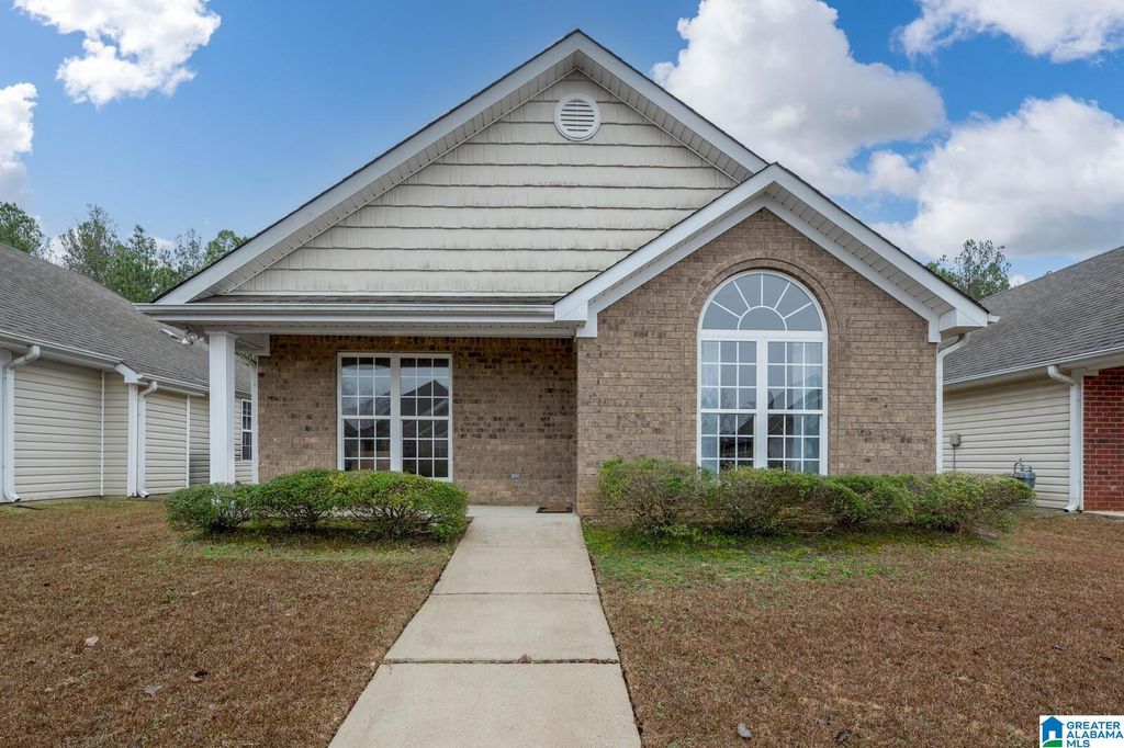 1262 VILLAGE TRAIL, Calera, AL 35040