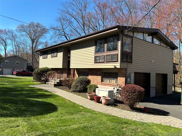 35 Goebel Road, New City, NY 10956