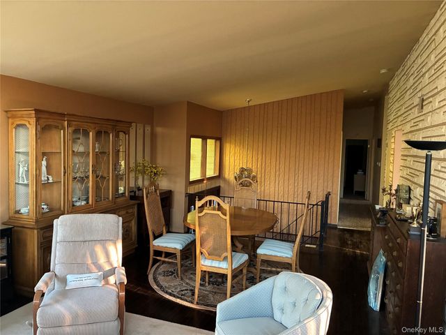 35 Goebel Road, New City, NY 10956