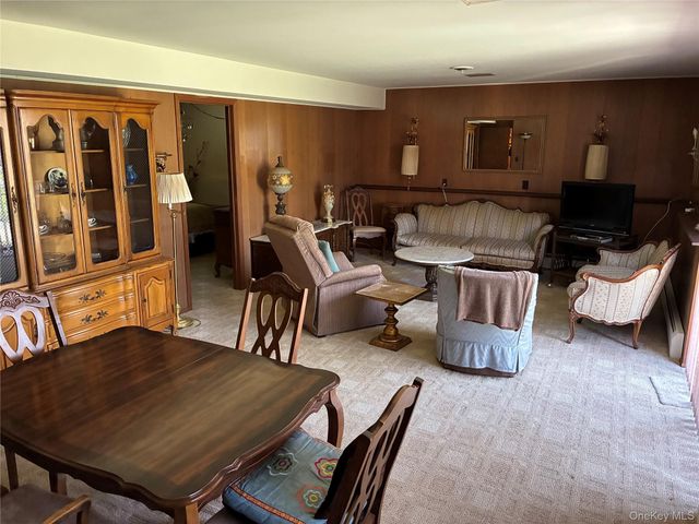 35 Goebel Road, New City, NY 10956