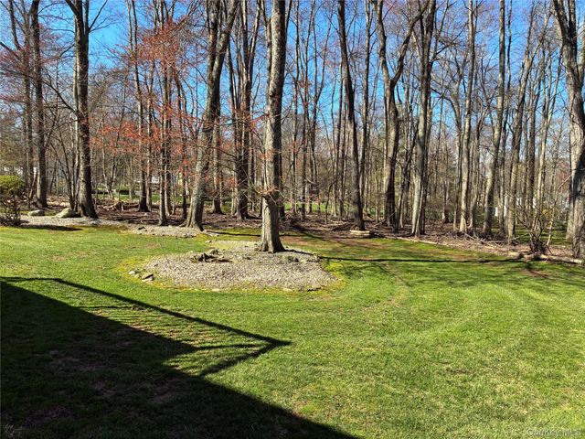 35 Goebel Road, New City, NY 10956
