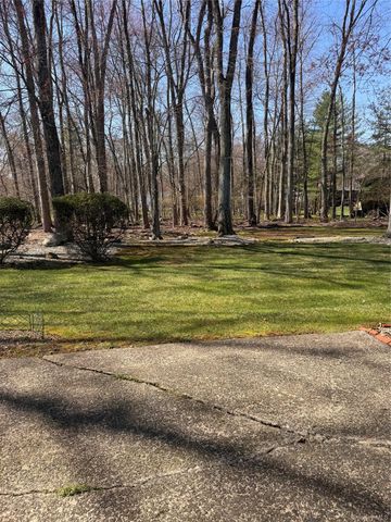 35 Goebel Road, New City, NY 10956
