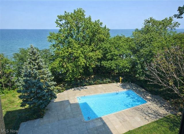 12520 Edgewater Drive 809, Lakewood, OH 44107