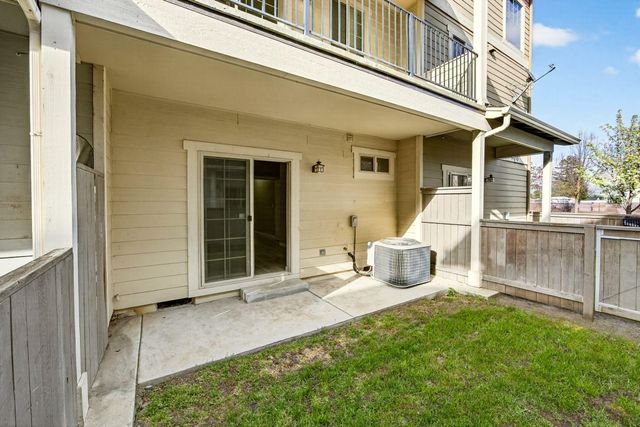 221 Cherry Bark Lane, Medford, OR 97501