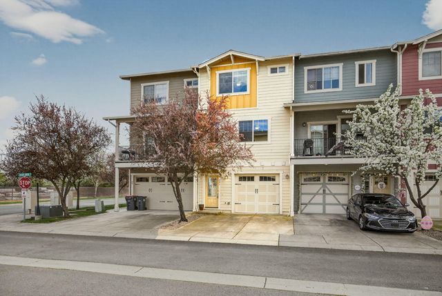 221 Cherry Bark Lane, Medford, OR 97501