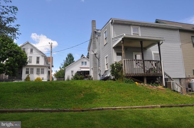 540 MOORE ST, Millersburg, PA 17061