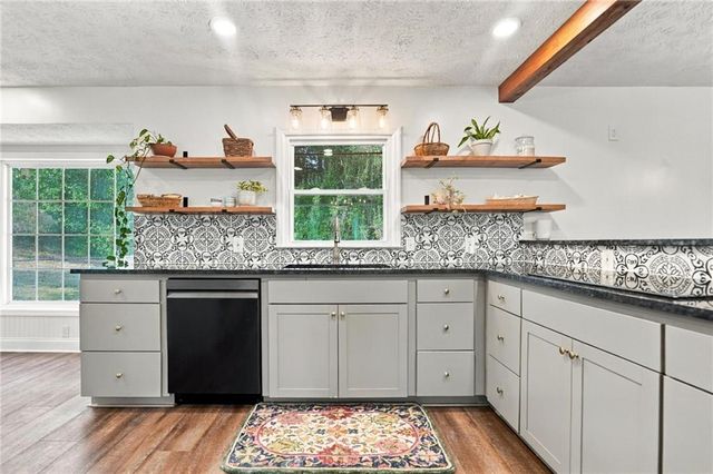 408 White Way, Winder, GA 30680