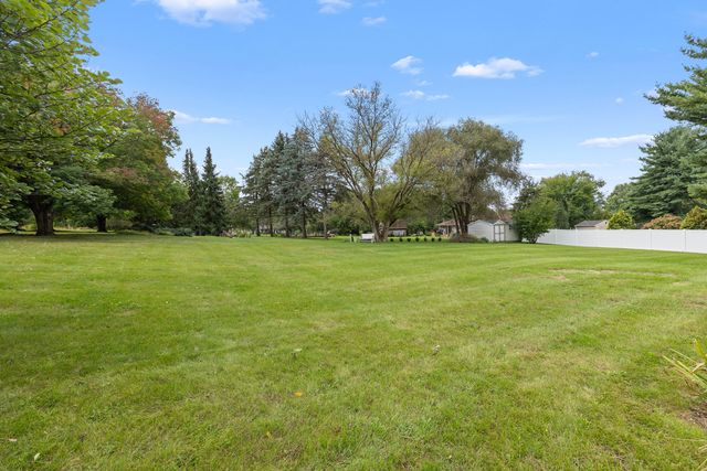 6037 Banbridge Drive, Roscoe, IL 61073