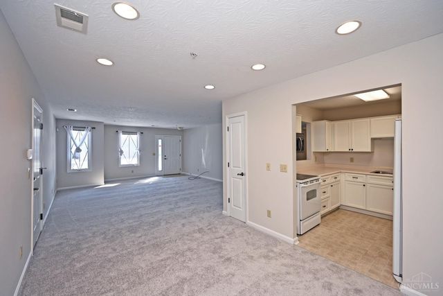 228 Edinburgh Lane, Springdale, OH 45246