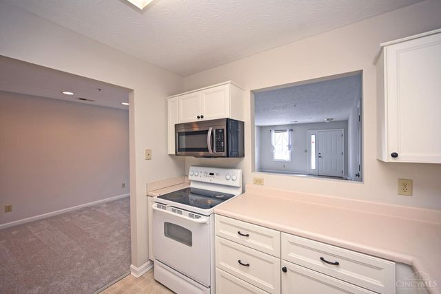 228 Edinburgh Lane, Springdale, OH 45246