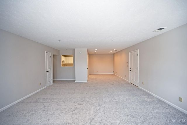 228 Edinburgh Lane, Springdale, OH 45246