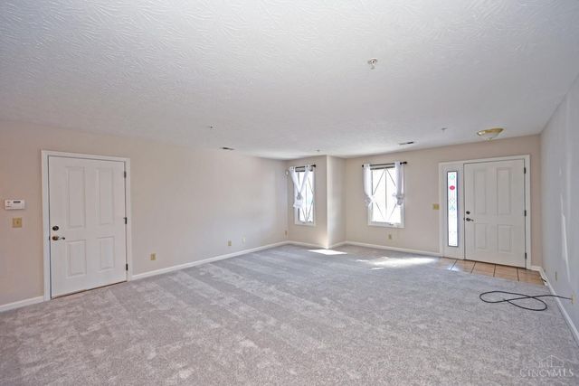 228 Edinburgh Lane, Springdale, OH 45246