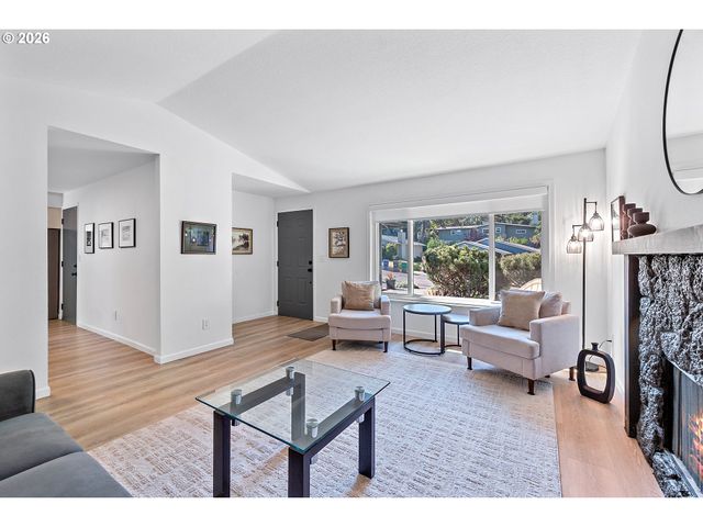 5029 Sw CORONADO St, Portland, OR 97219