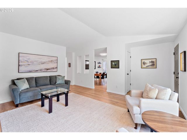 5029 Sw CORONADO St, Portland, OR 97219