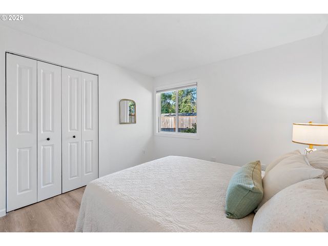 5029 Sw CORONADO St, Portland, OR 97219
