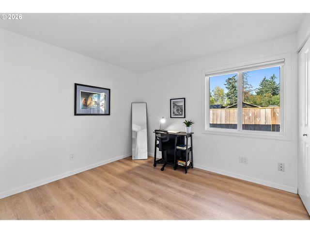 5029 Sw CORONADO St, Portland, OR 97219
