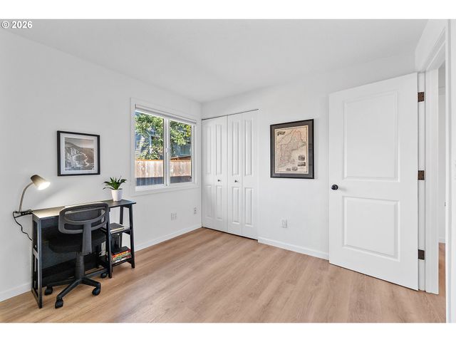 5029 Sw CORONADO St, Portland, OR 97219