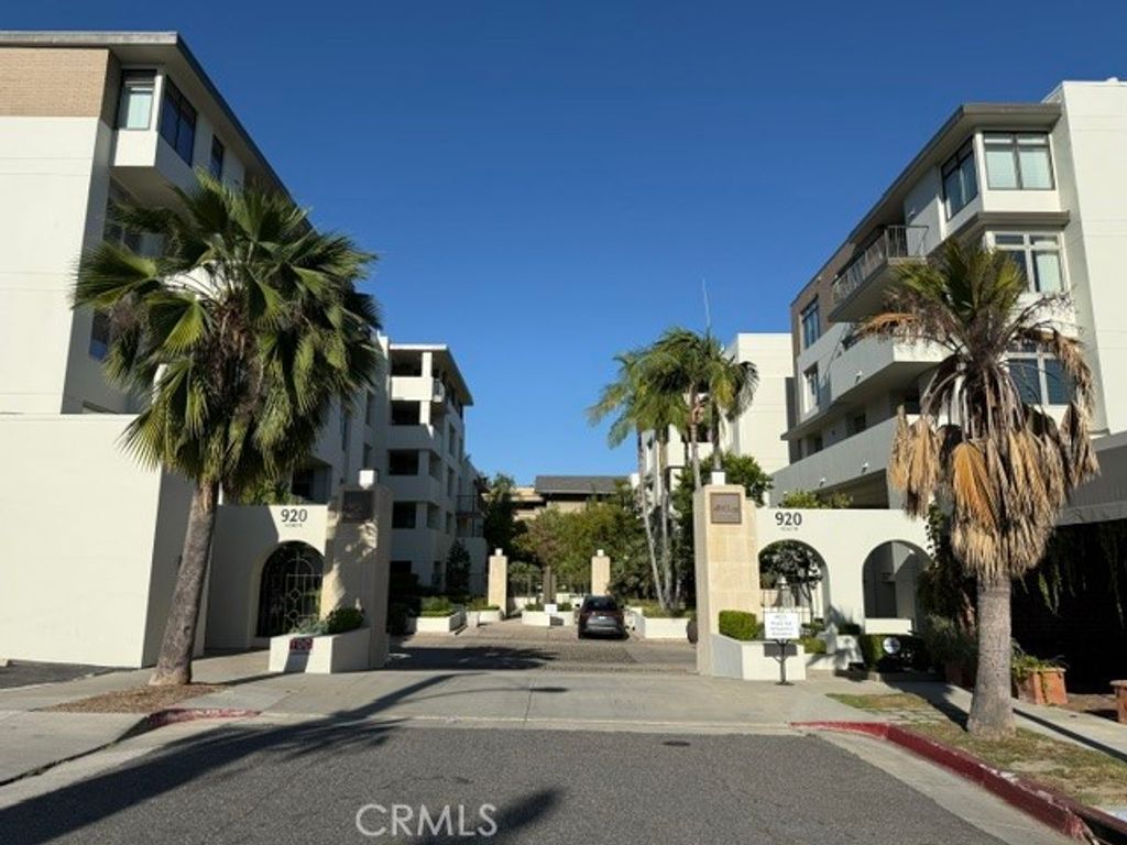 920 Granite Drive 104, Pasadena, CA 91101