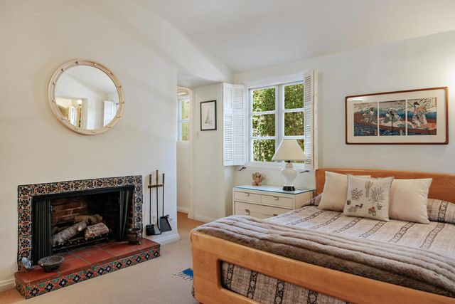 1050 N Cahuilla Road, Palm Springs, CA 92262