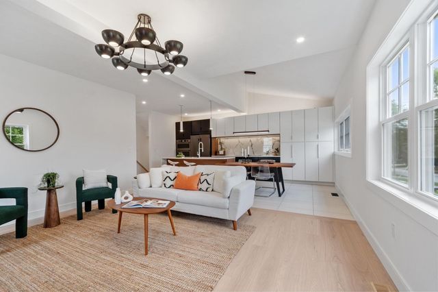 58 Neillian Street 58, Bedford, MA 01730