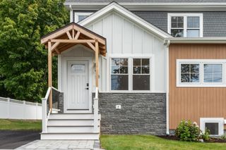 58 Neillian Street 58, Bedford, MA 01730