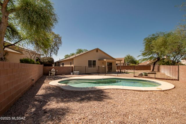 3710 W Sunbright Drive, Tucson, AZ 85742